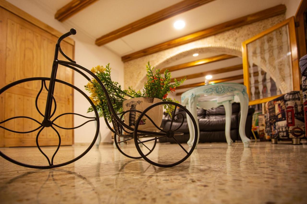 Hostal El Bando Cartagène Extérieur photo